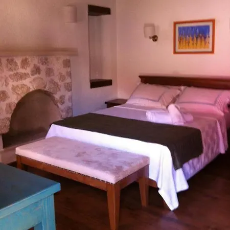 Otel Courtyard